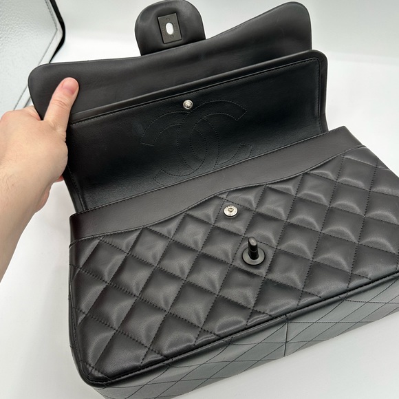 Chanel So Black Jumbo Lambskin - Picture 5 of 12